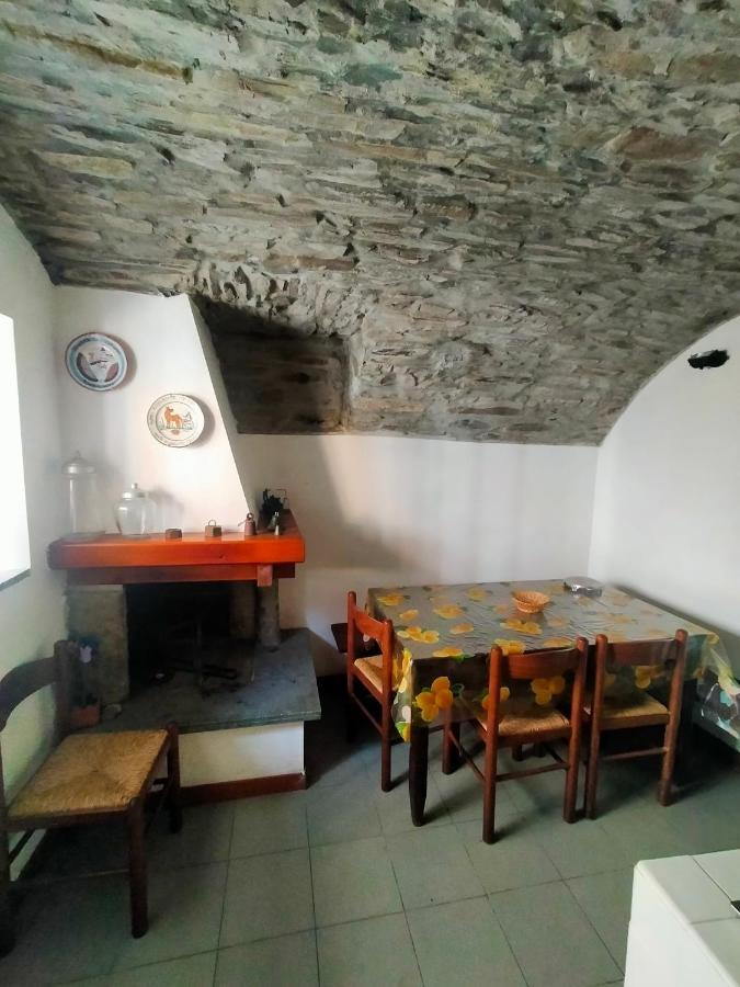 La Casetta Rosa Rocchetta di Vara Luaran gambar